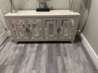 Sideboard buffet cabinet