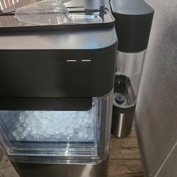 GE Ice Maker + Nugget Ice Machine