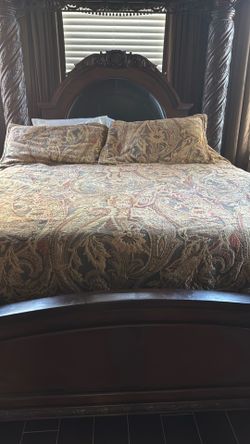King size comforter and pillows