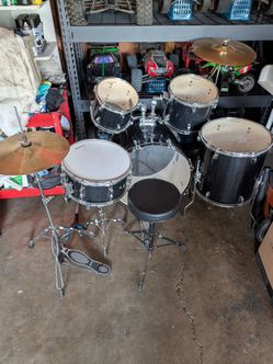 Ludwig 5 piece drum kit
