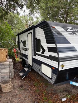 2022 Crossroad Zinger travel trailer