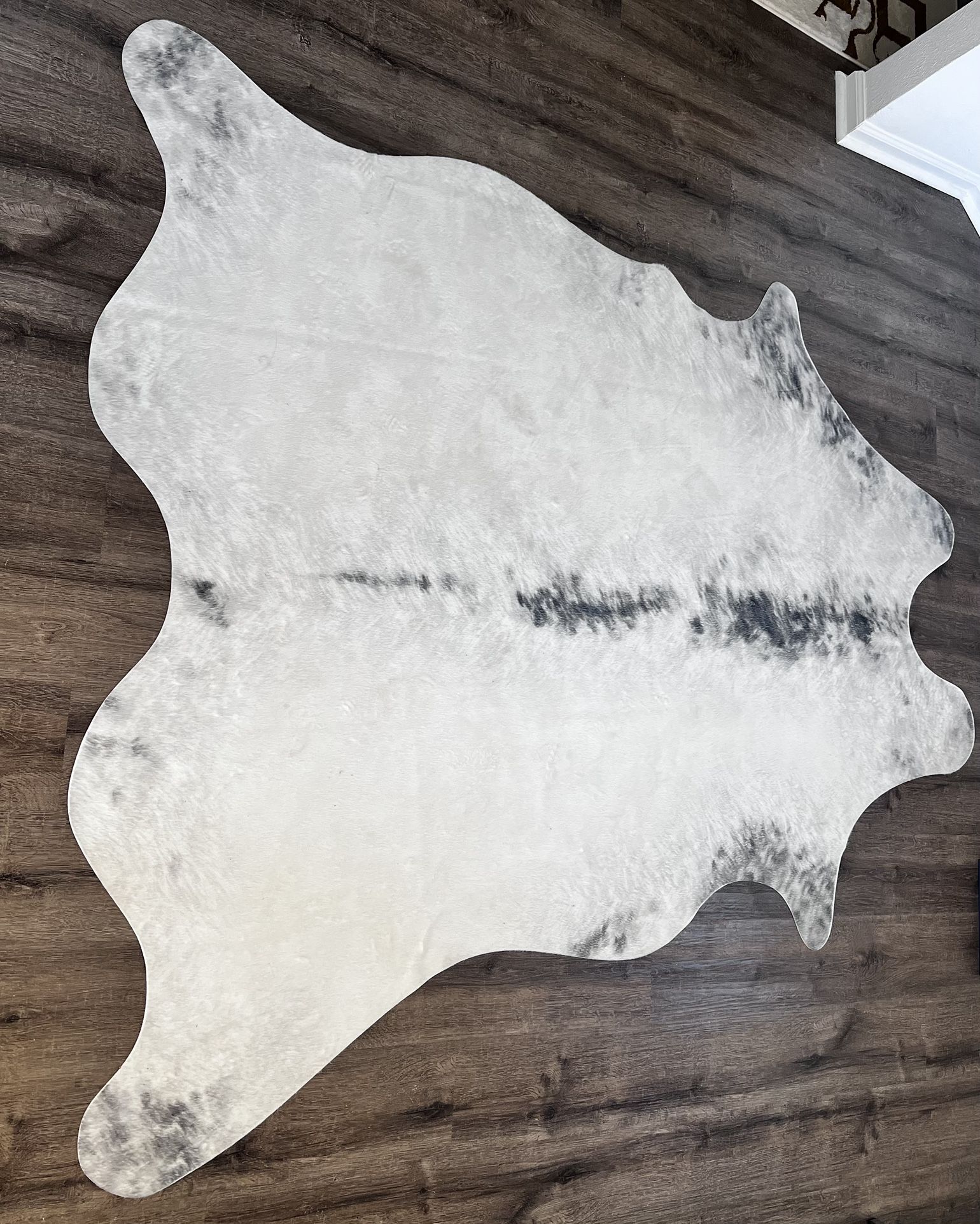 Genuine Skin Fur Area Rug 6 Feet By 6 Feet