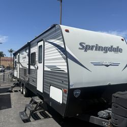 2019 Keystone Springdale 32ft Bunks