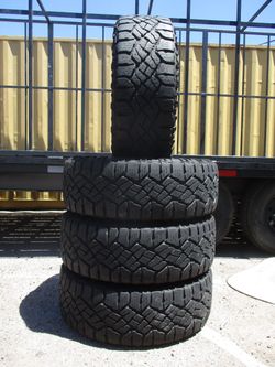 275/65/18 Goodyear Wrangler Duratrac Tires
