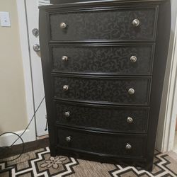 Like-New Black Tall 5-Drawer Tall Dresser