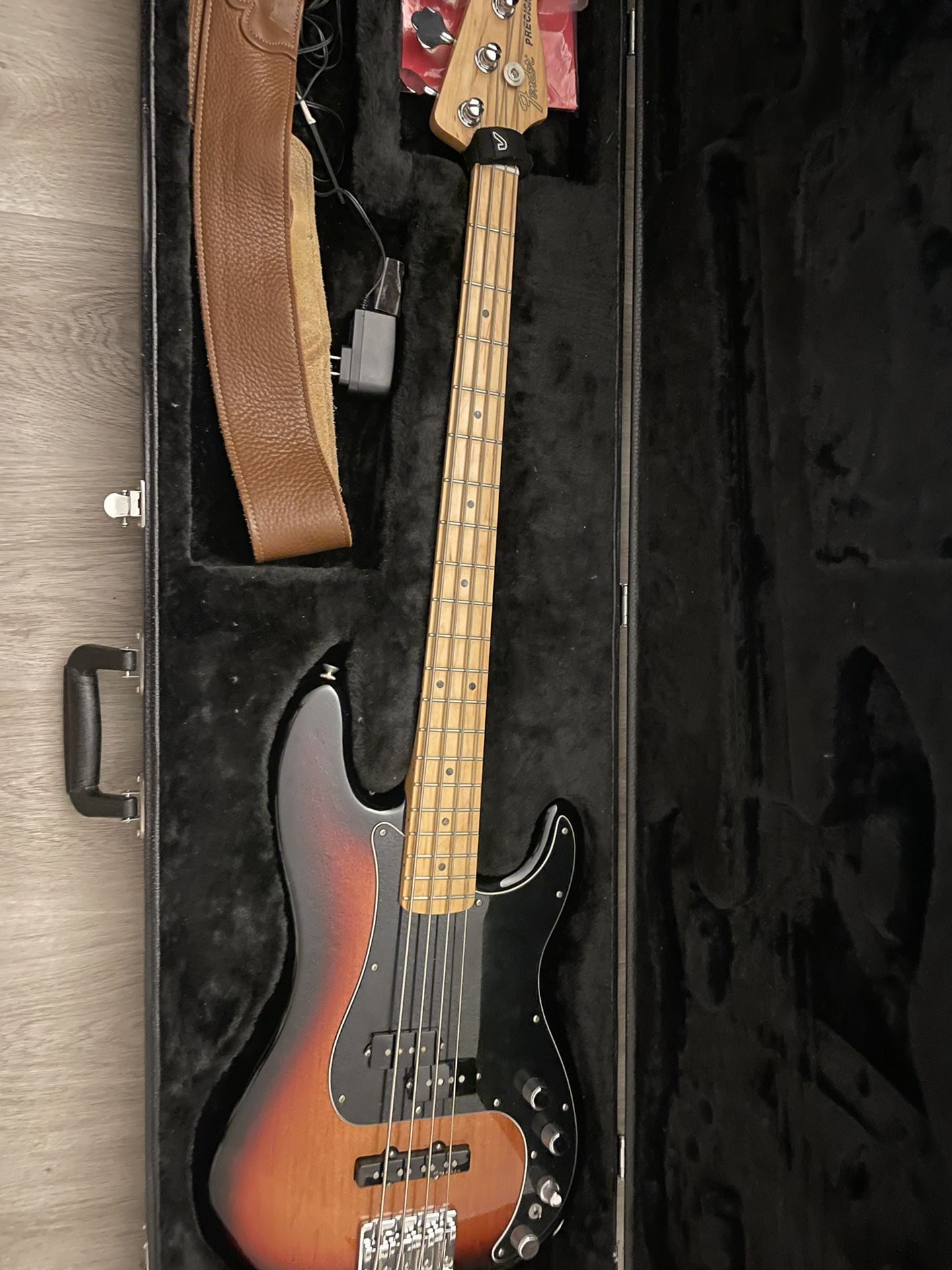 Fender Deluxe Active P Bass Special