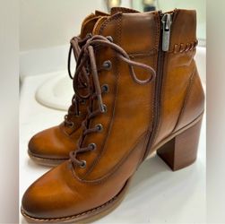 Pikolino brown ankle zip up boot