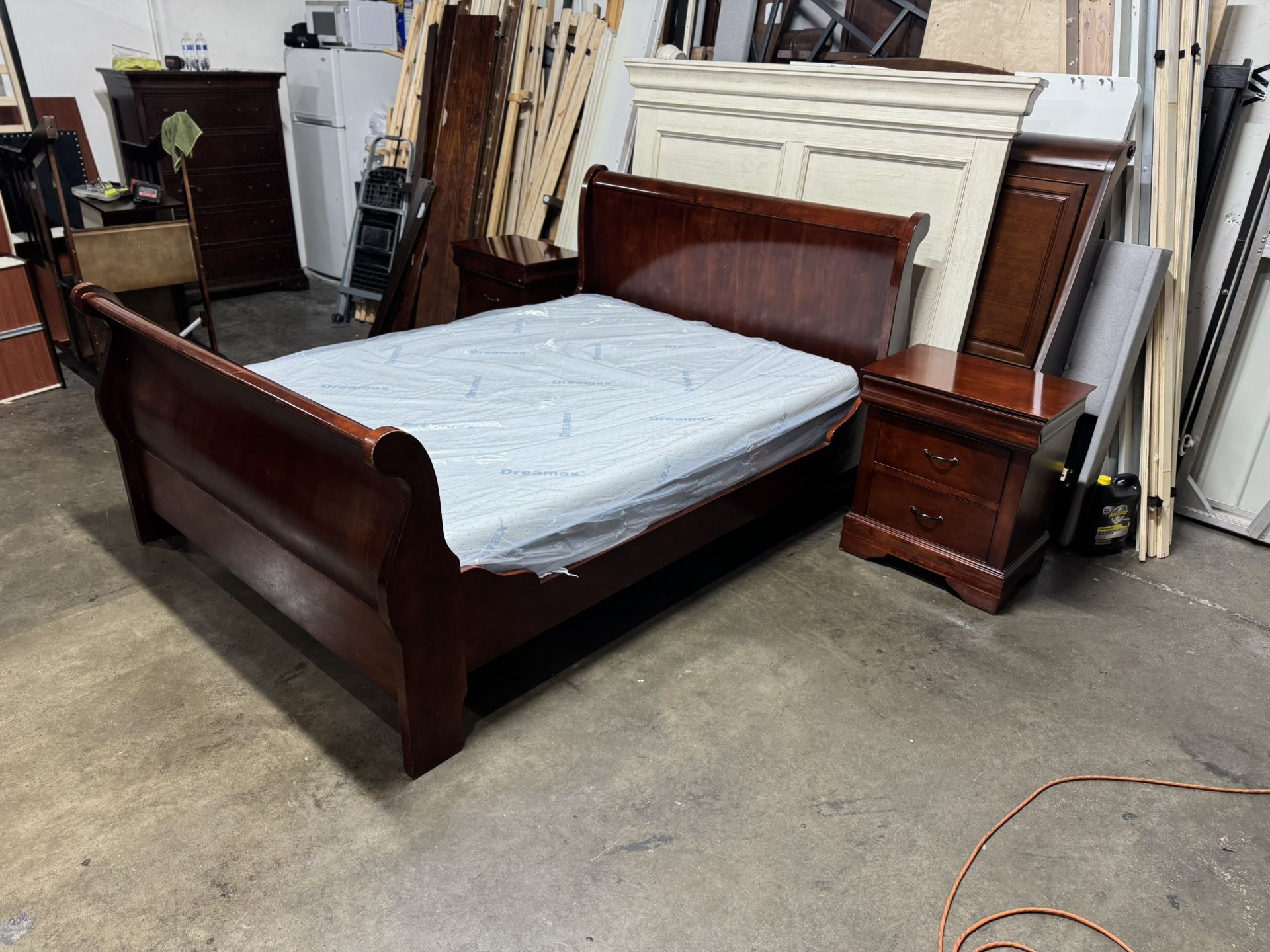 Queen Bedroom Set $349