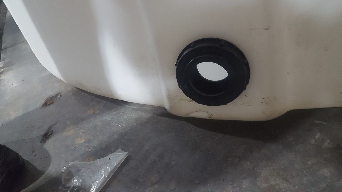 1500 GALLON LIQUID STORAGE TANKS BRAND NEW WATER STORAGE TANK