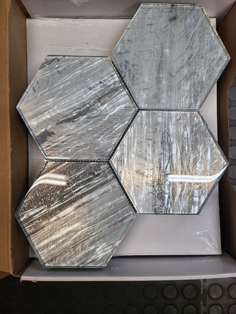 Montage Glacier Gleam 6 Inch Glass Tile