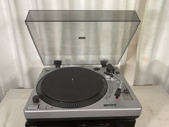 Gemini XL200 turntable