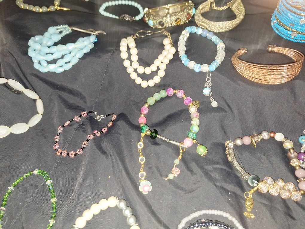 Hand Made Custom Jewlery New ,vintage Can Do Daisy Chains, Elegant Wedding Or Quinsenera , Braclets ,anklets, Necklaces, Candle Beaded Toe ,anklets ,