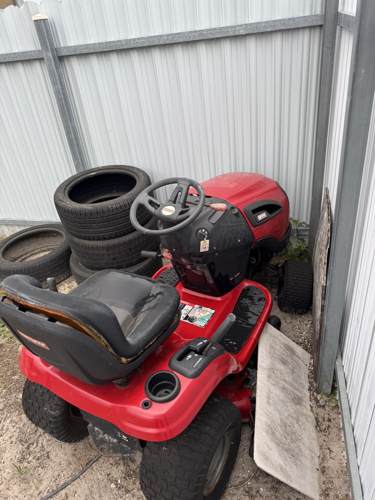 Craftman Land Scaping Tractor 