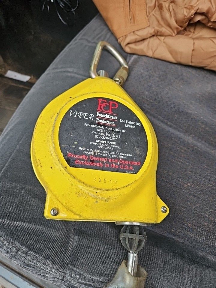 Viper Self Retracting Lifeline I Have 7 Of Them 60.00 Each Or Make Offer For All Of Them 