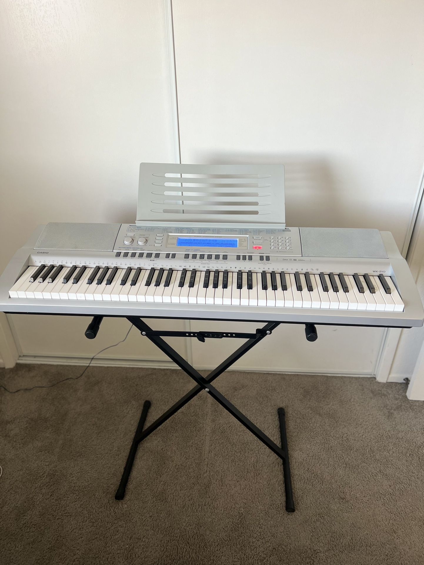 Casio WK210 76 Key Keyboard Workstation