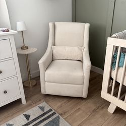 Rocking chair - perfect for nursery!