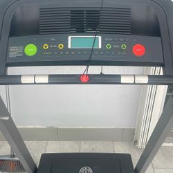 GOLD’S GYM 450 TREADMILL Foldable 