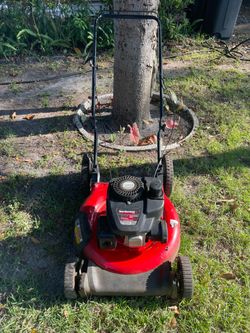 Lawn Mower Yard Machines 21” cut