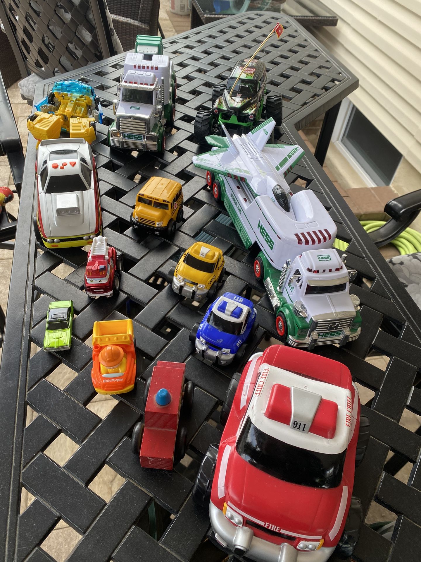 HESS Set With Trucks And Cars Set (15)