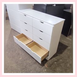 Eight drawers dresser