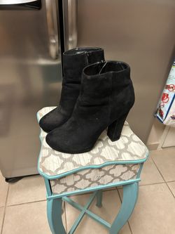 Like New Women's Ankle Boots Size 6.5