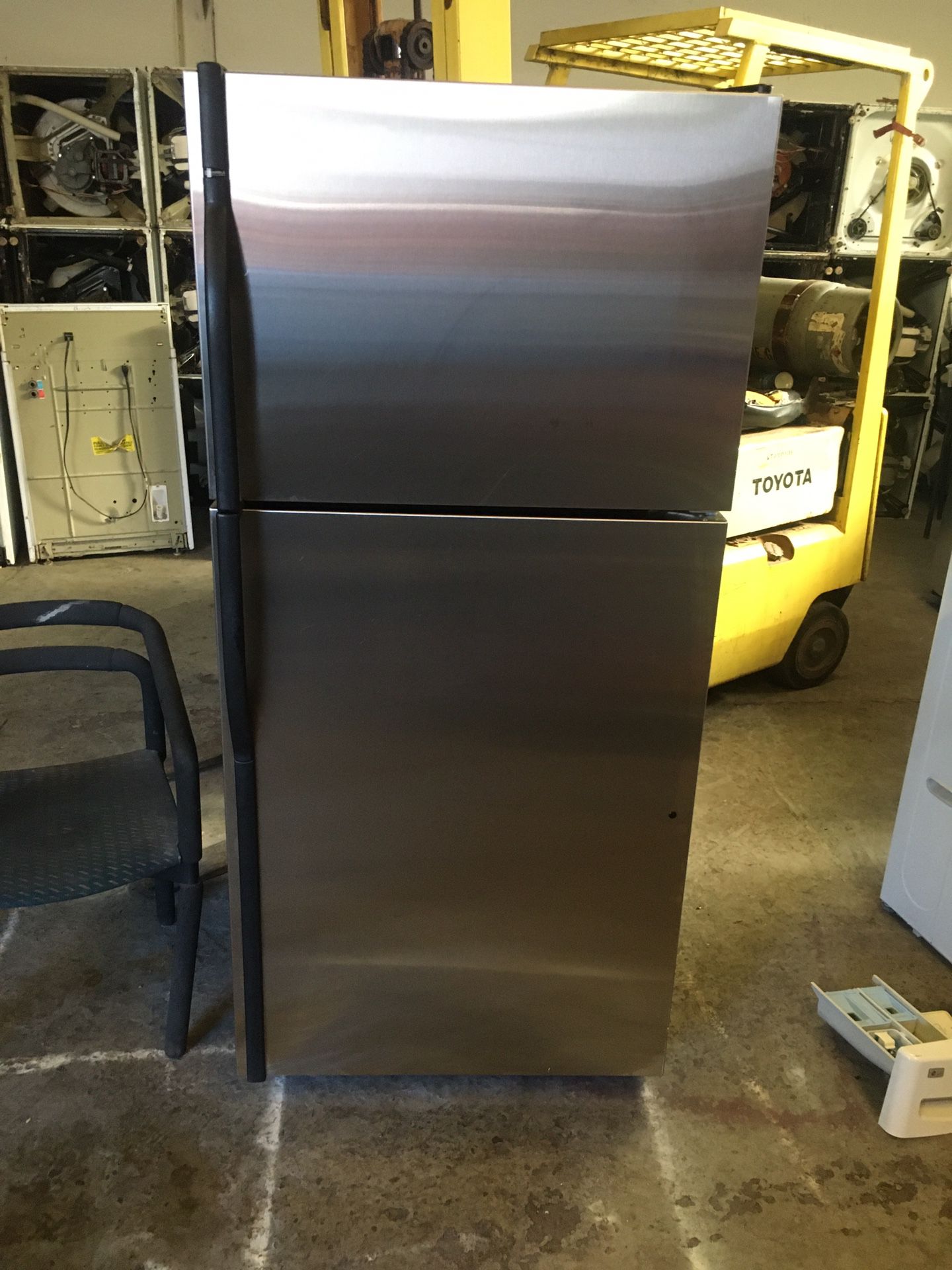 Refrigerator brand kenmore everything is good working condition 90 days warranty delivery and installation