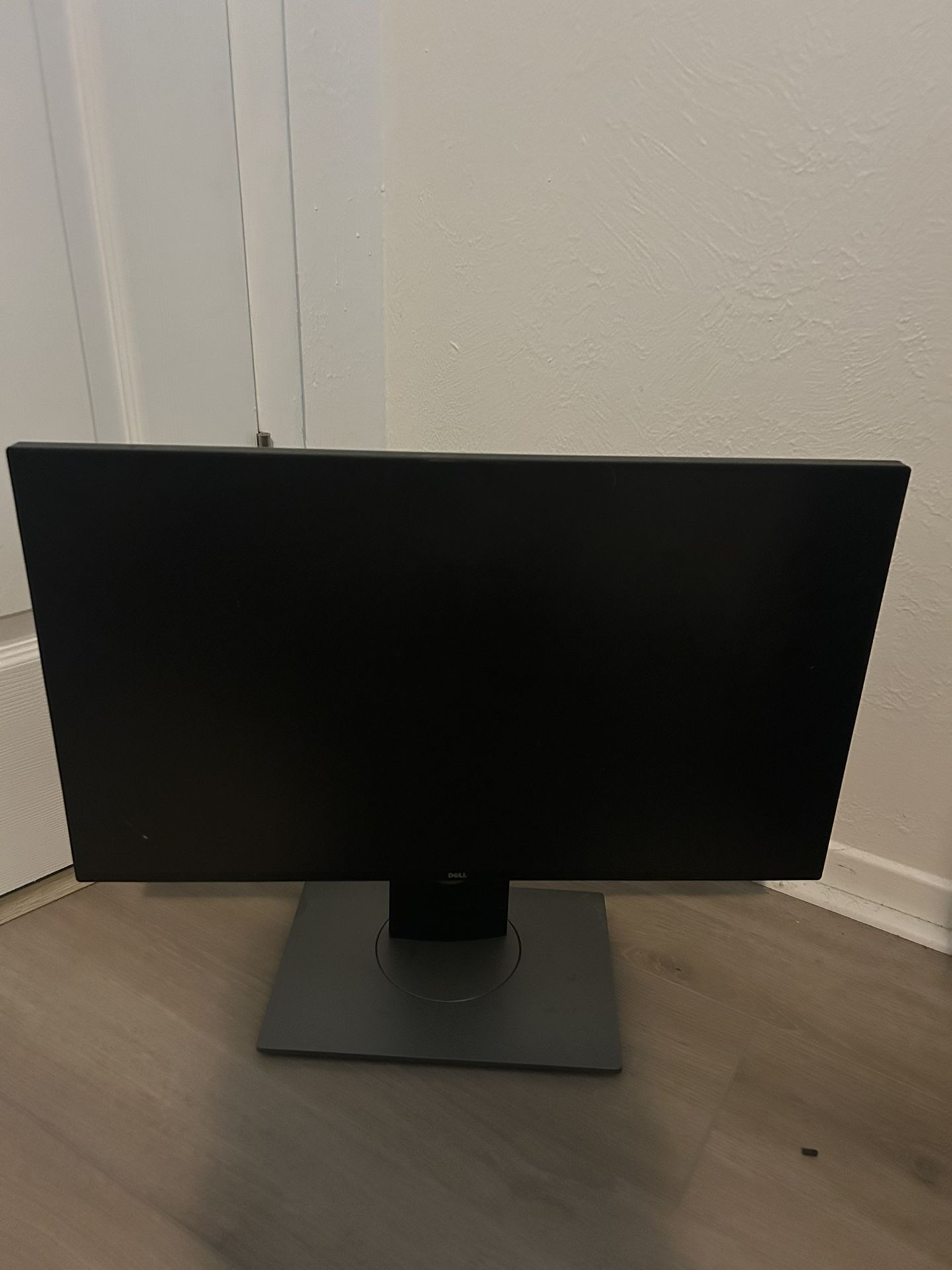 Dell Ultra Sharp 24’ Adjustable Monitor