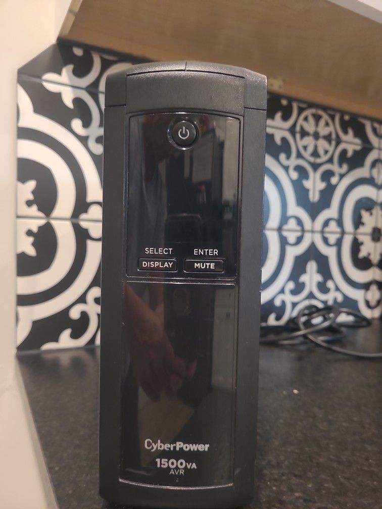 Cyber Power 1500 va AVR