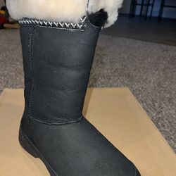 Brand New Ultimate Cuff Uggs Sz 7w/5y 