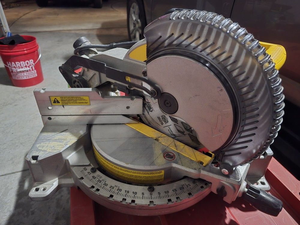 Dewalt 10 Inch Miter Chop Saw