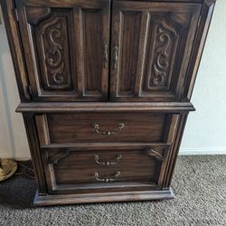 Antique Dresser 5 Drawers Available March 20,2024