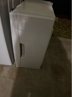 2 Bases for washer and dryer