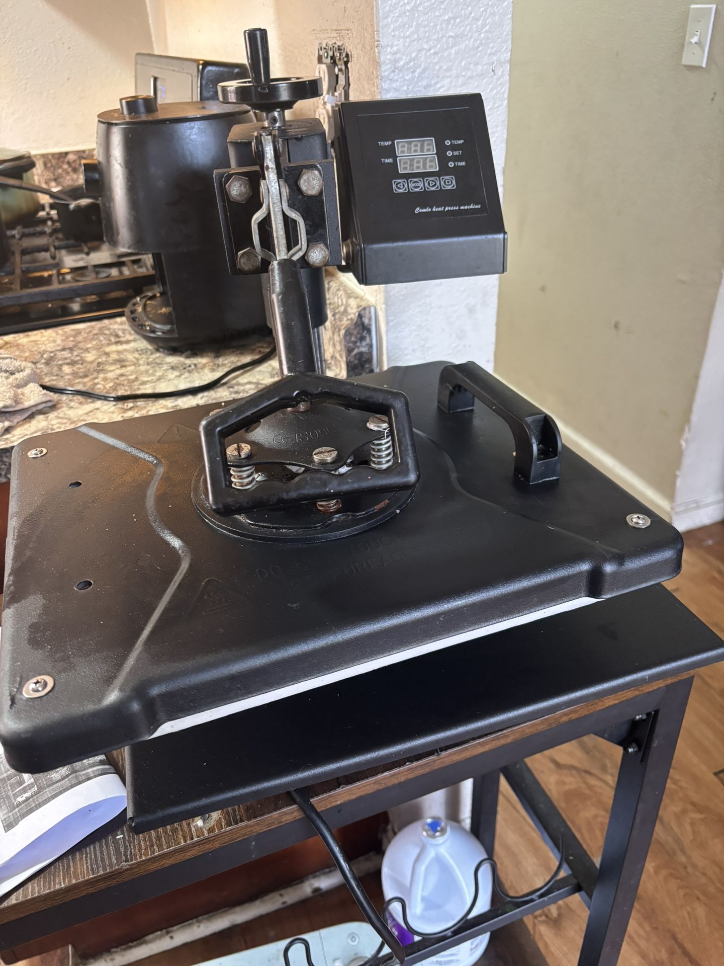 Heat Presser And Cricket