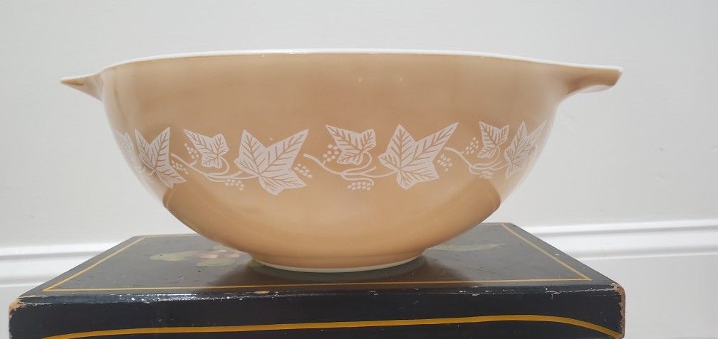 Vintage Pyrex Cindarella Bowl Sandalwood Pattern MCM 444