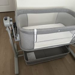 Electric Baby Bassinet – Like New – $60