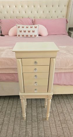 Jewelry armoire
