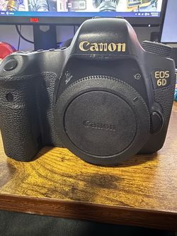 Canon EOS 6D DSLR Camera Body