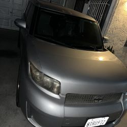 Toyota Scion 2009