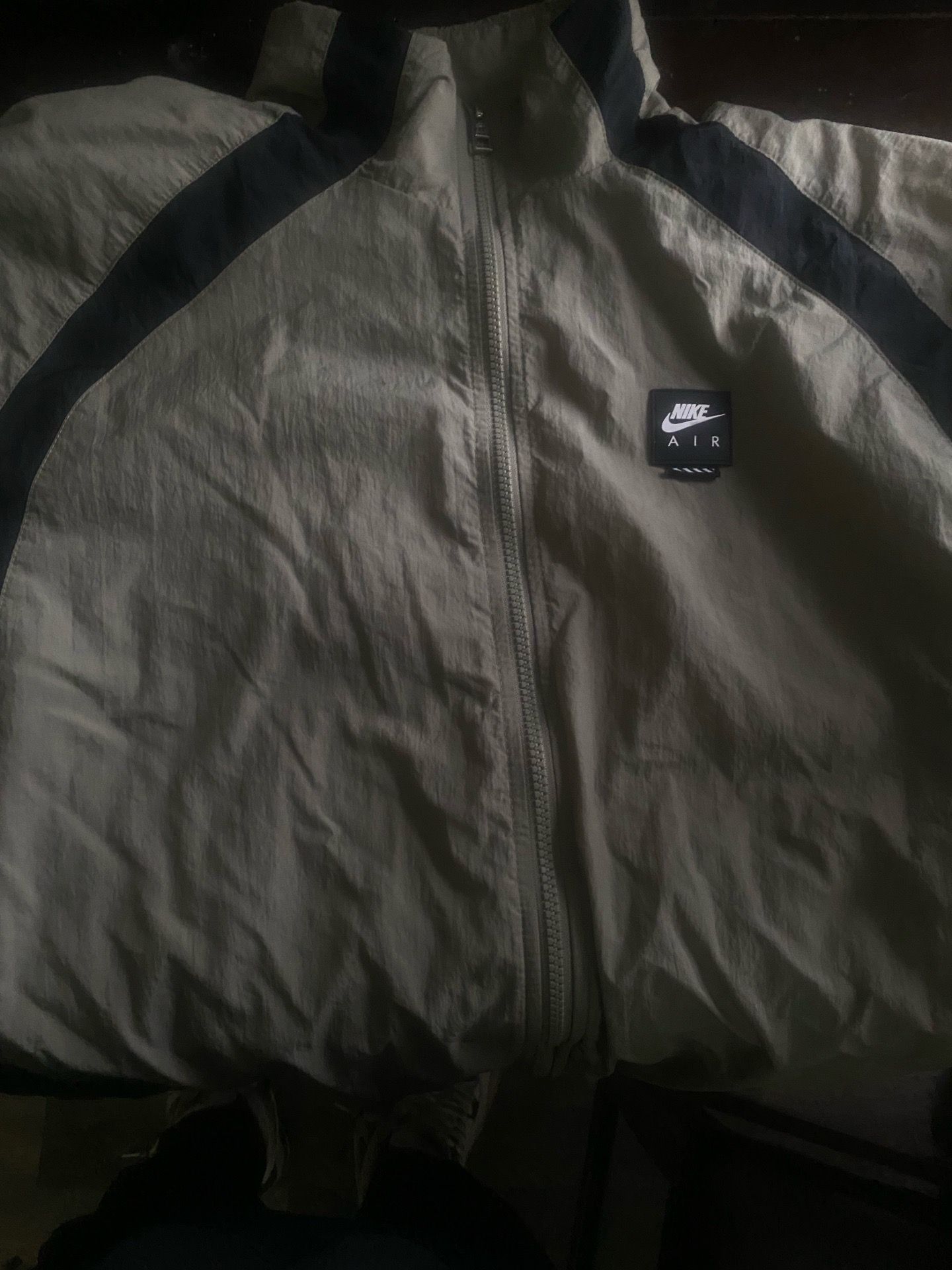 brand new nike wind breaker