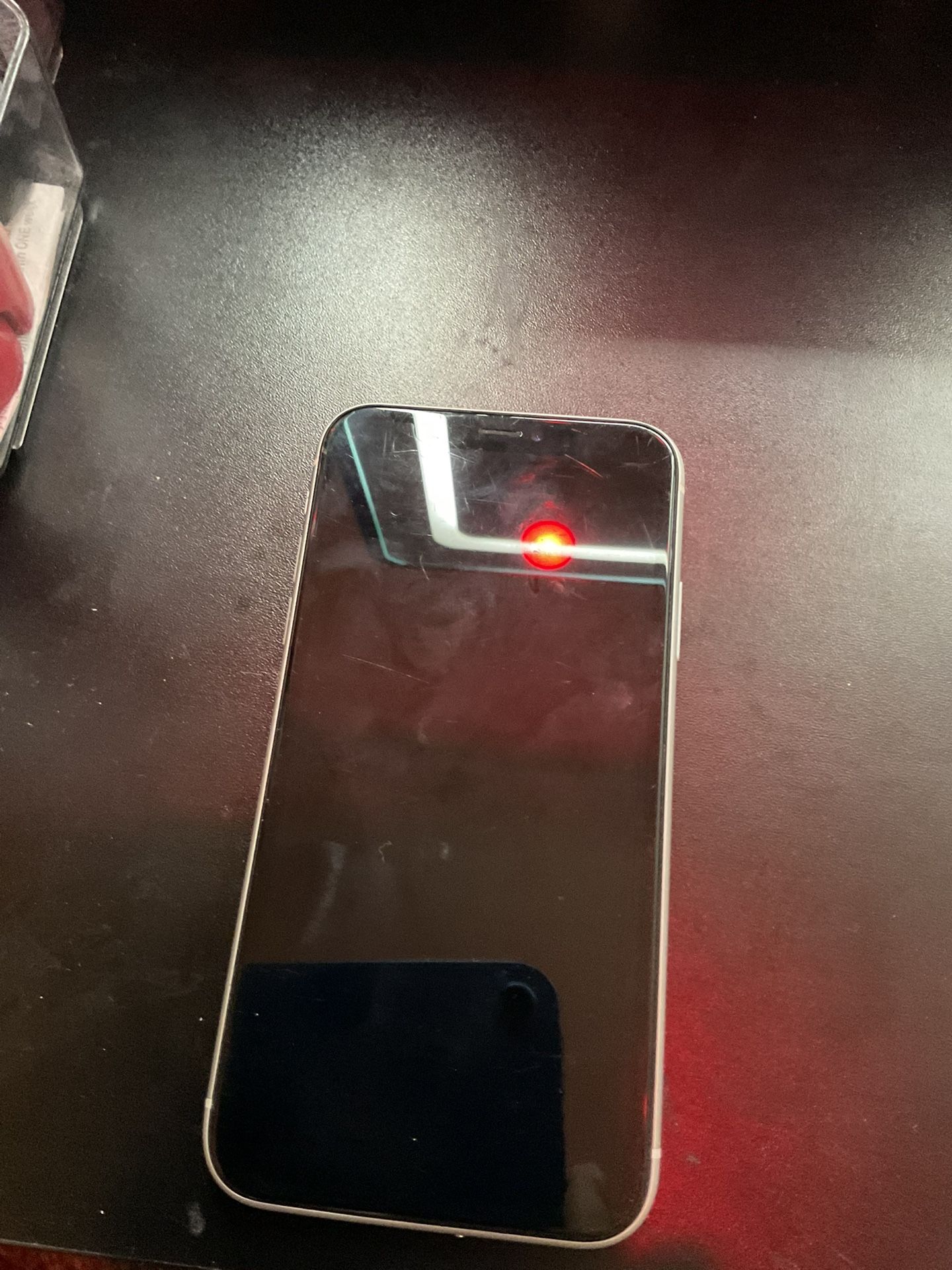 iPhone XR 50 BROKEN