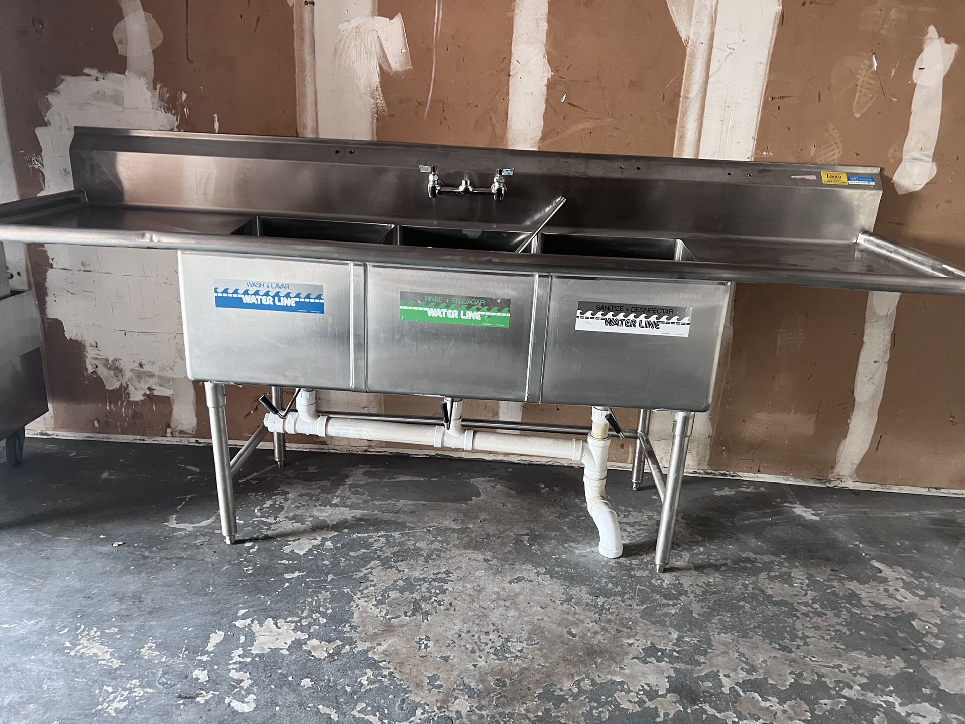 Restaurant Equipment (Stoves, Freezers, Refigerators, Sinks, Prep Tables)