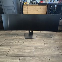 Dell Ultra Sharp 49” Monitor 