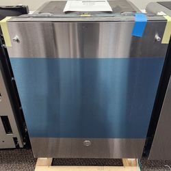 Top Control Built-In Tall Tub Dishwasher in
Fingerprint Resistant Stainless with Dry.
Boost, 3rd Rack, and 47dBA