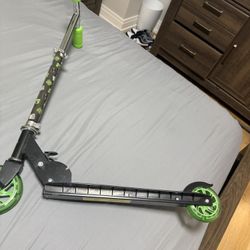 Minecraft Light Up Scooter 