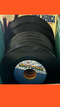 Collectibles Vinyls classic soul, with a mix of R&B, Motown, and some funk. 37 For $45