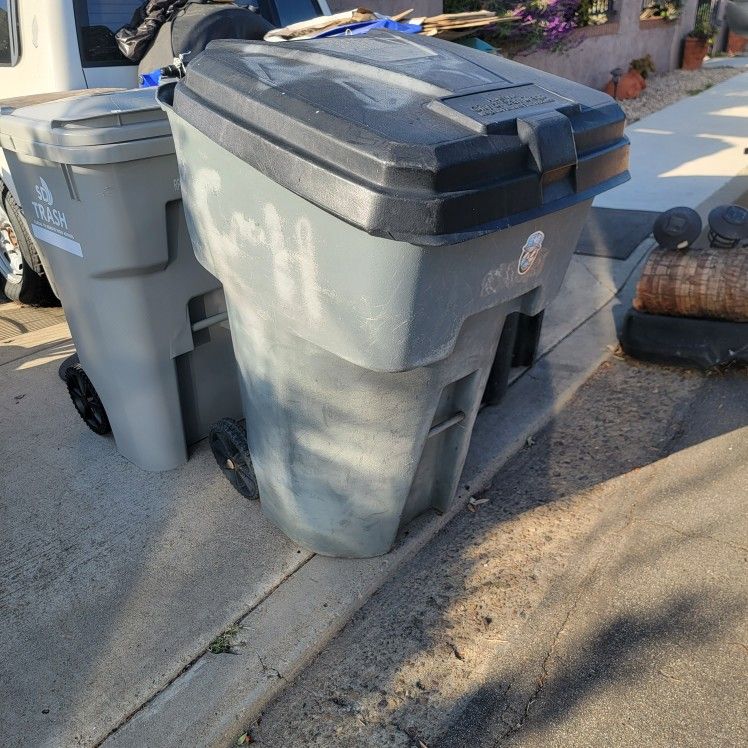 Free Trash Bin