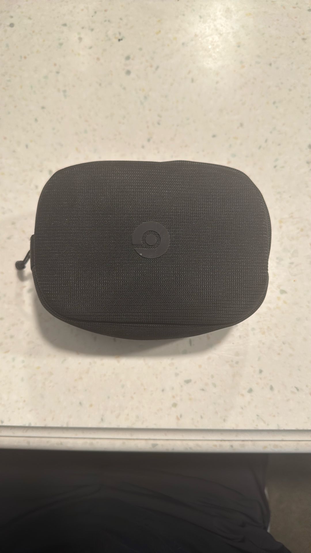 Beats Solo 4- Matte Black