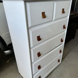 6 Drawer Dresser White Leather Straps