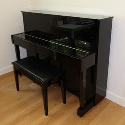 Kawai Upright Piano – Excellent Condition