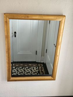 Gold Gilded Giltwood Solid Wood Framed Wall Hanging Accent Mirror